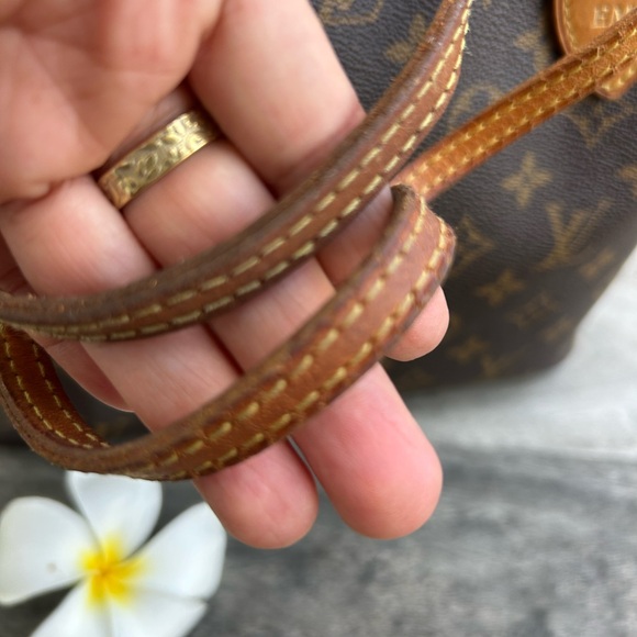 Authentic Louis Vuitton Vintage Neverfull Pm Monogram Tote
SOLD - Picture 12 of 16